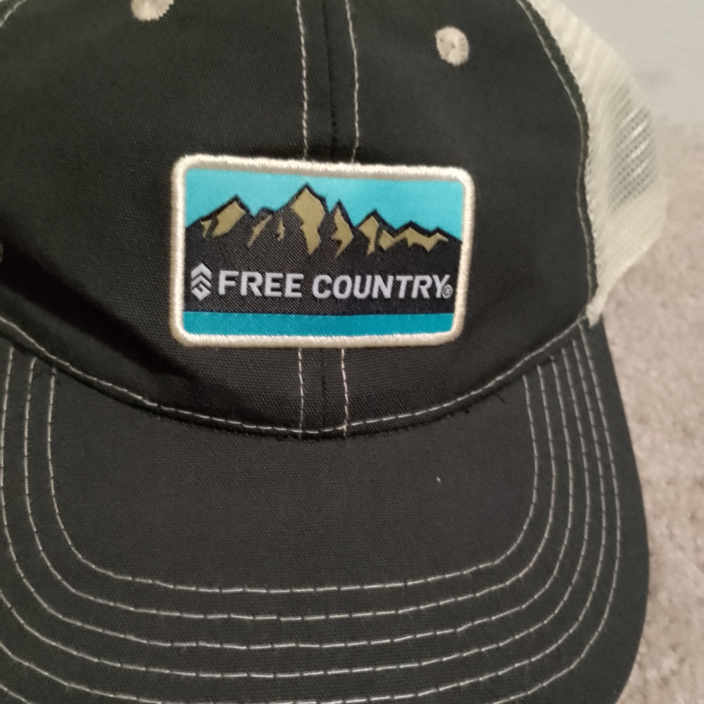 Free Country Black and White Cap